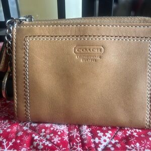 Coach tan Leatherware zip card wallet!